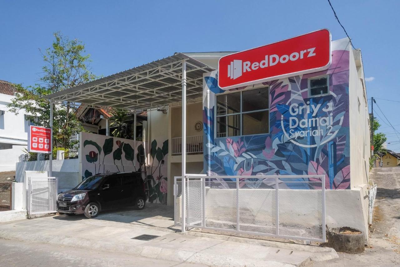 Reddoorz Syariah Near Universitas Mercu Buana Kampus 2 Yogyakarta Kejayan Eksteriør bilde